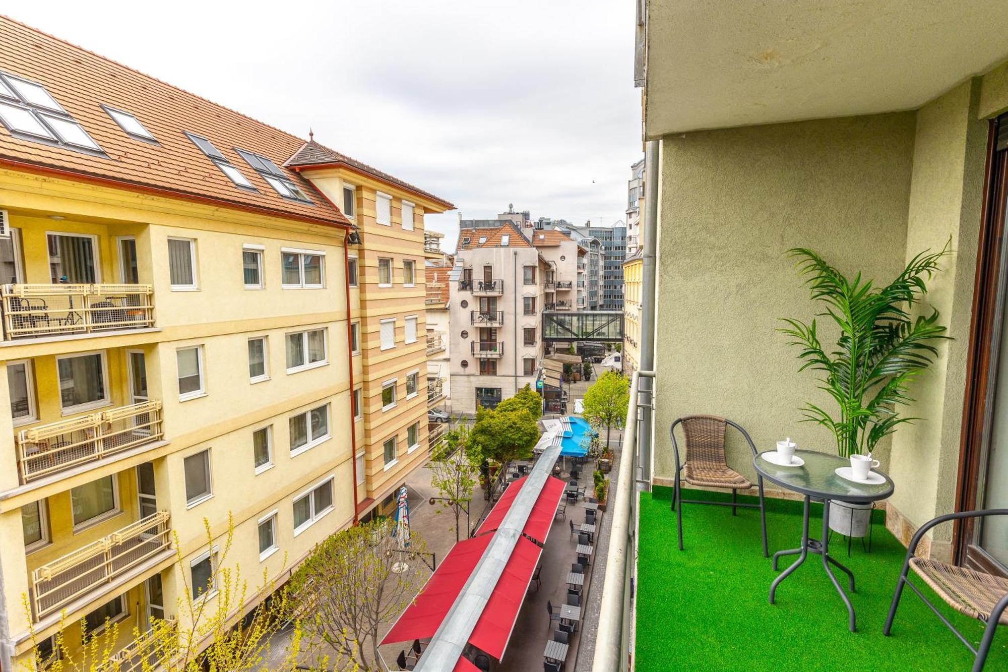 Kazinczy 52 B Apartment بودابست المظهر الخارجي الصورة